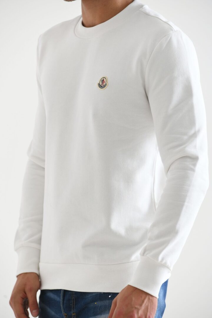 variant1-moncler-logo-sweater-1-1664464416717