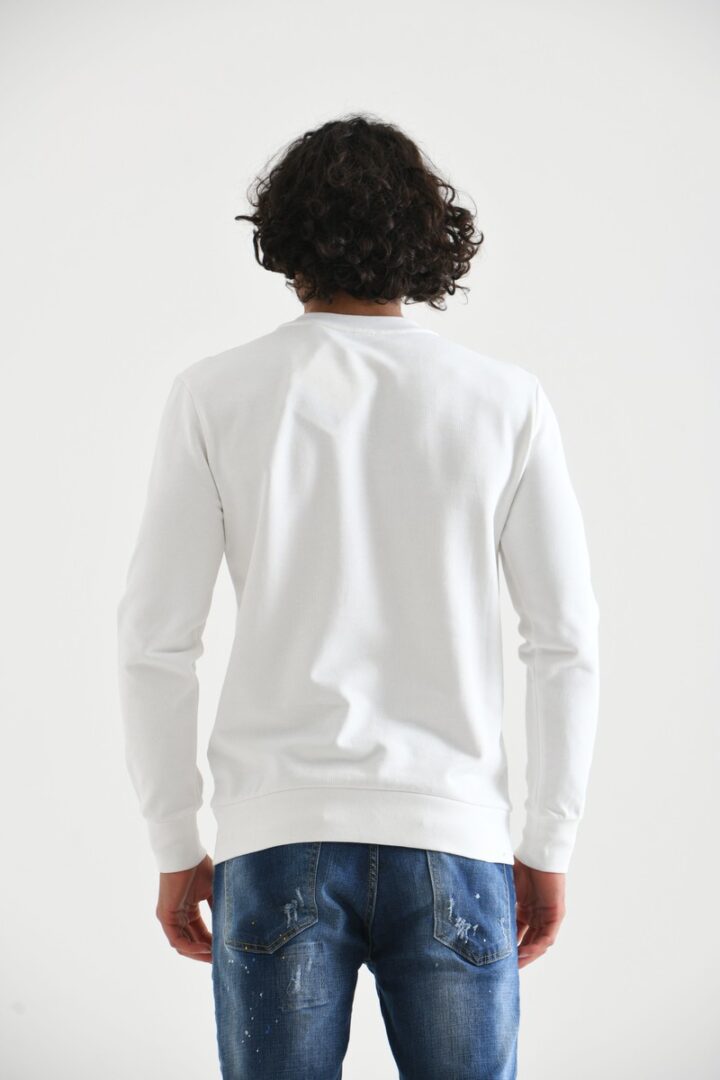 variant1-moncler-logo-sweater-2-1664464416563