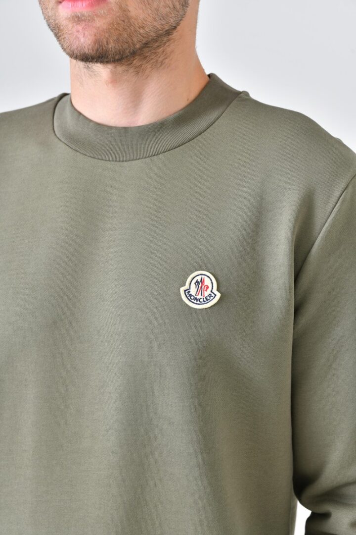 variant5-moncler-logo-sweater-3-1697113158712