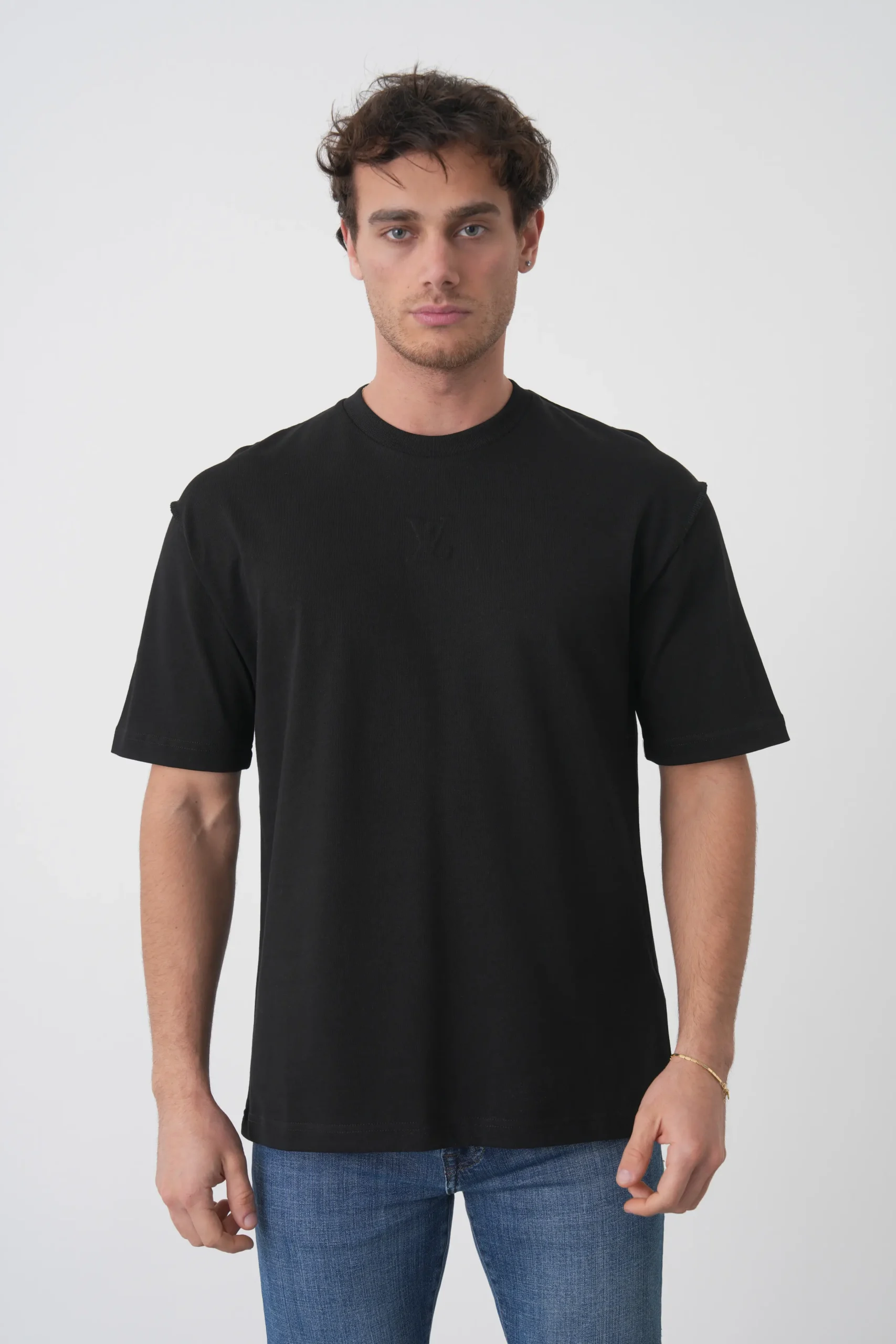 studio202602a0428 Louis Vuitton 'Embossed Signature' Logo T-Shirt - Afbeelding 1
