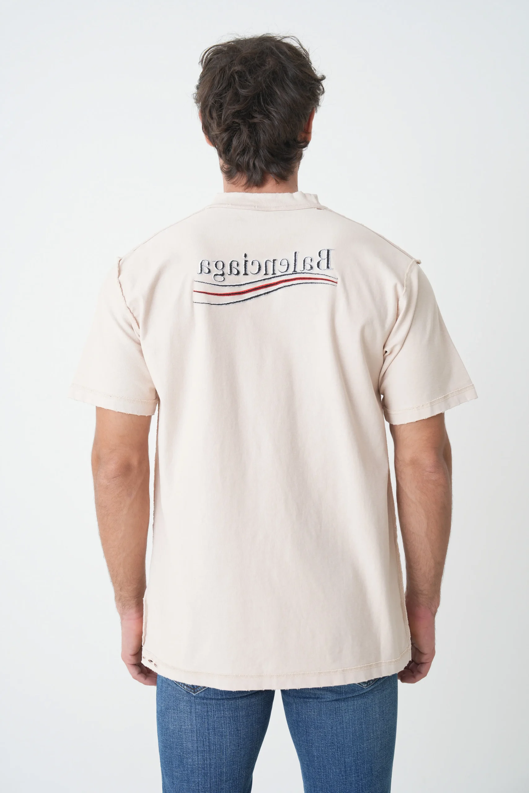 studio2025140944 Balenciaga 'Inside Out Political Campaign' Embroidered T-Shirt - Afbeelding 1