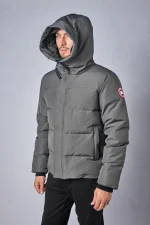 Canada Goose MacMillan Parka Grijs/Rood Logo — 100% Ganzendons - Afbeelding 3