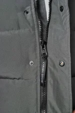 Canada Goose MacMillan Parka Grijs/Rood Logo — 100% Ganzendons - Afbeelding 10