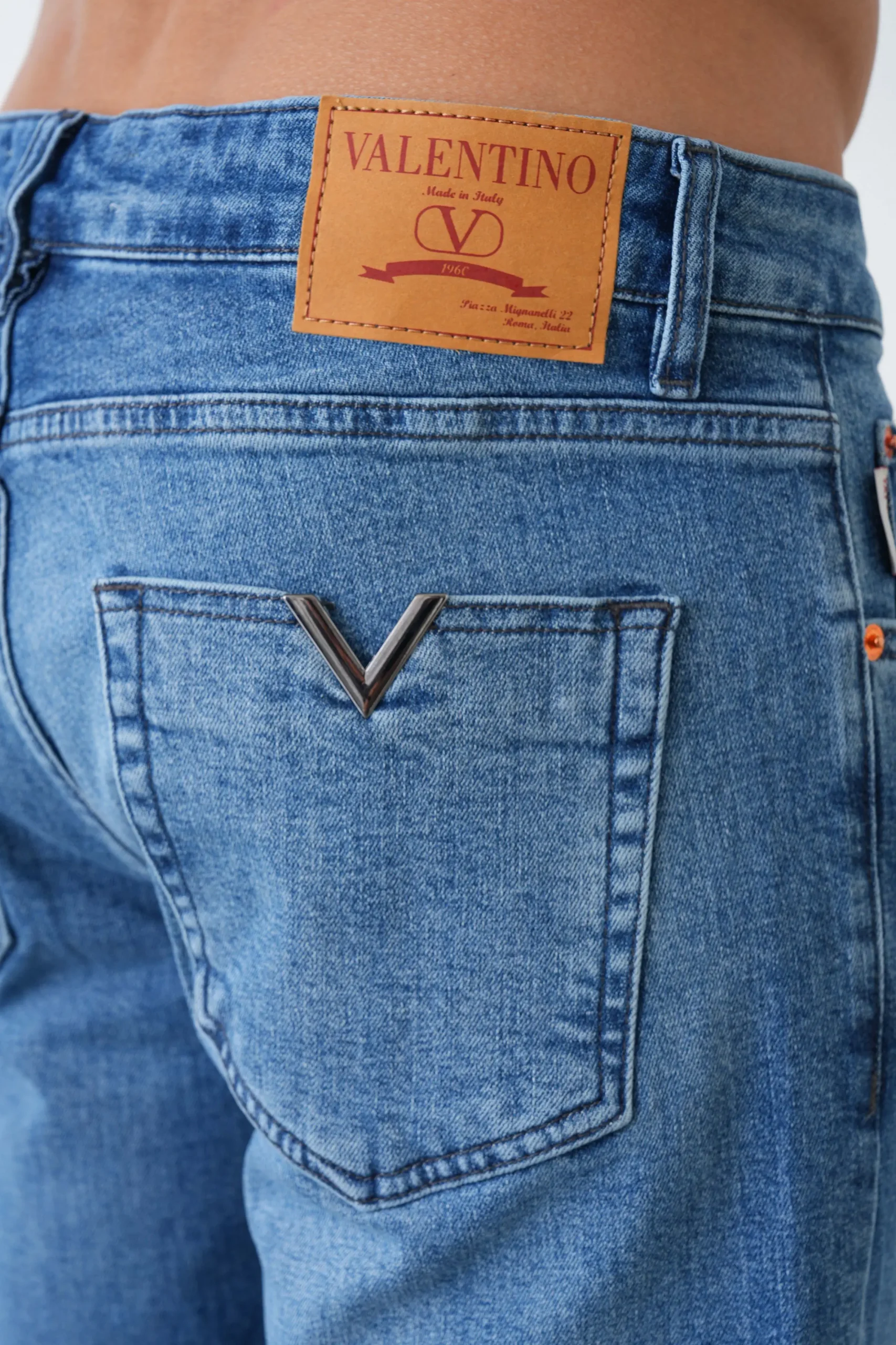 studio202606-5633 Valentino 'Regular Fit' Jeans - Afbeelding 1