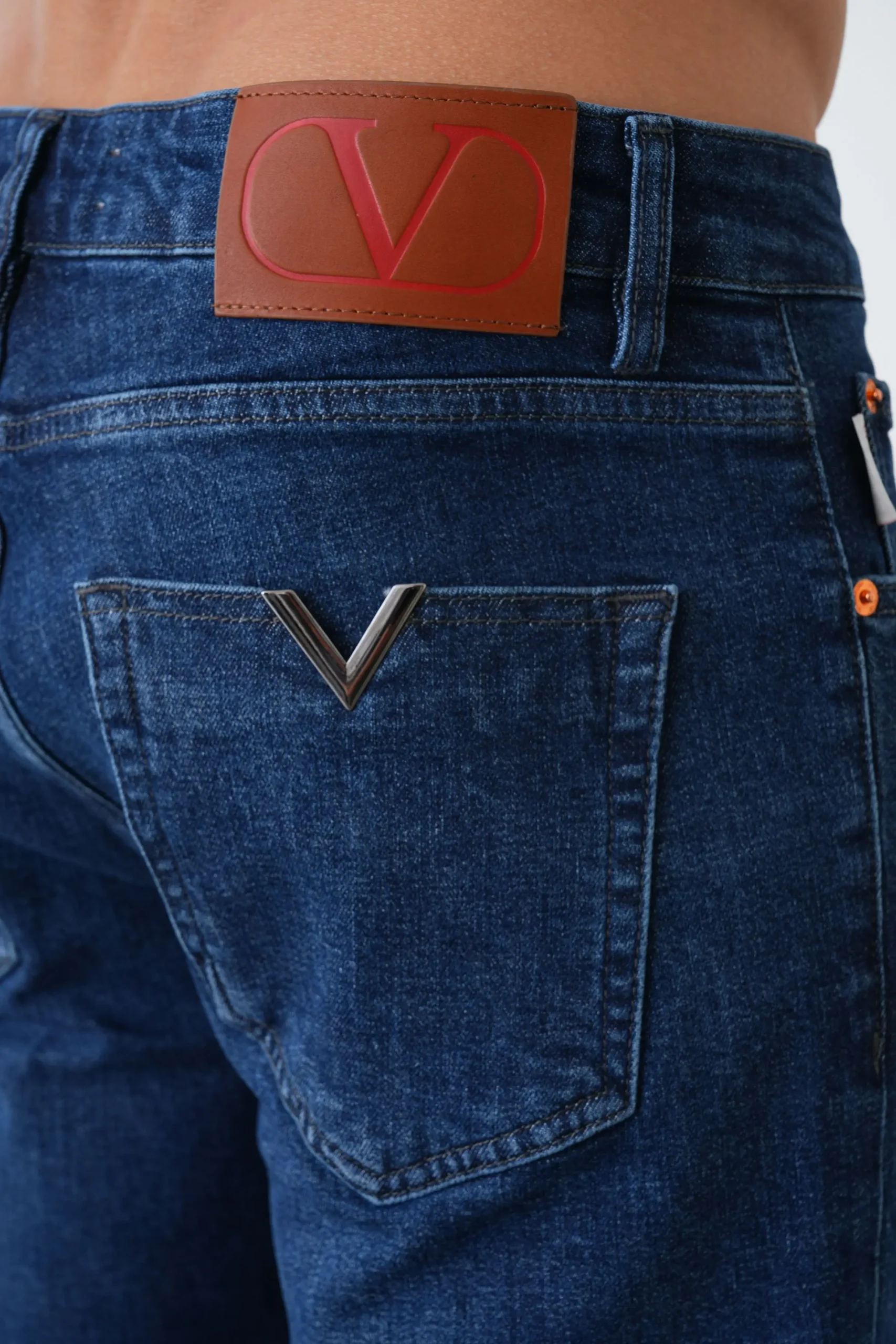 studio202606-5642 Valentino 'Regular Fit' Jeans - Afbeelding 1