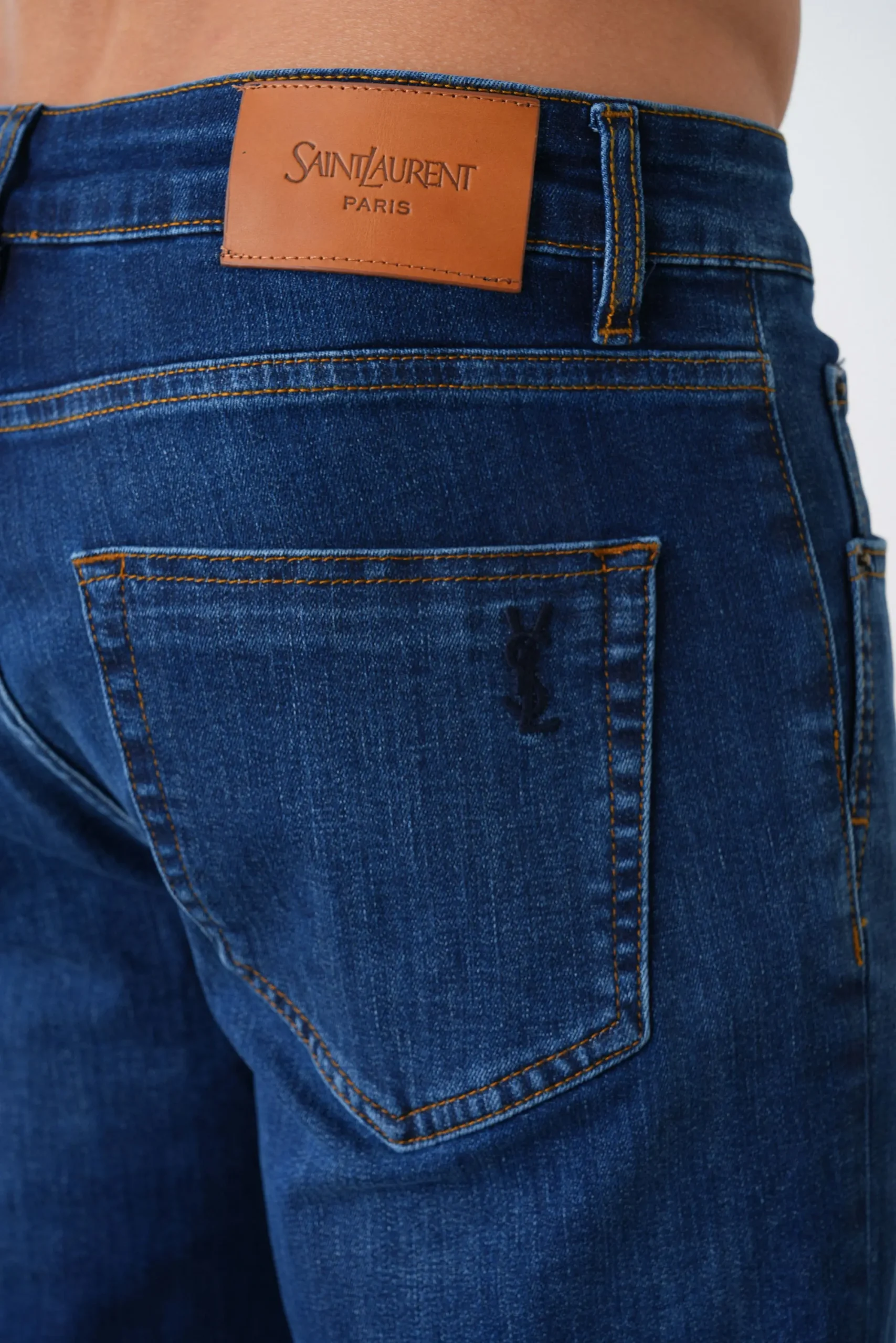 studio202606-5825 Saint Laurent 'Regular Fit' Jeans - Afbeelding 1