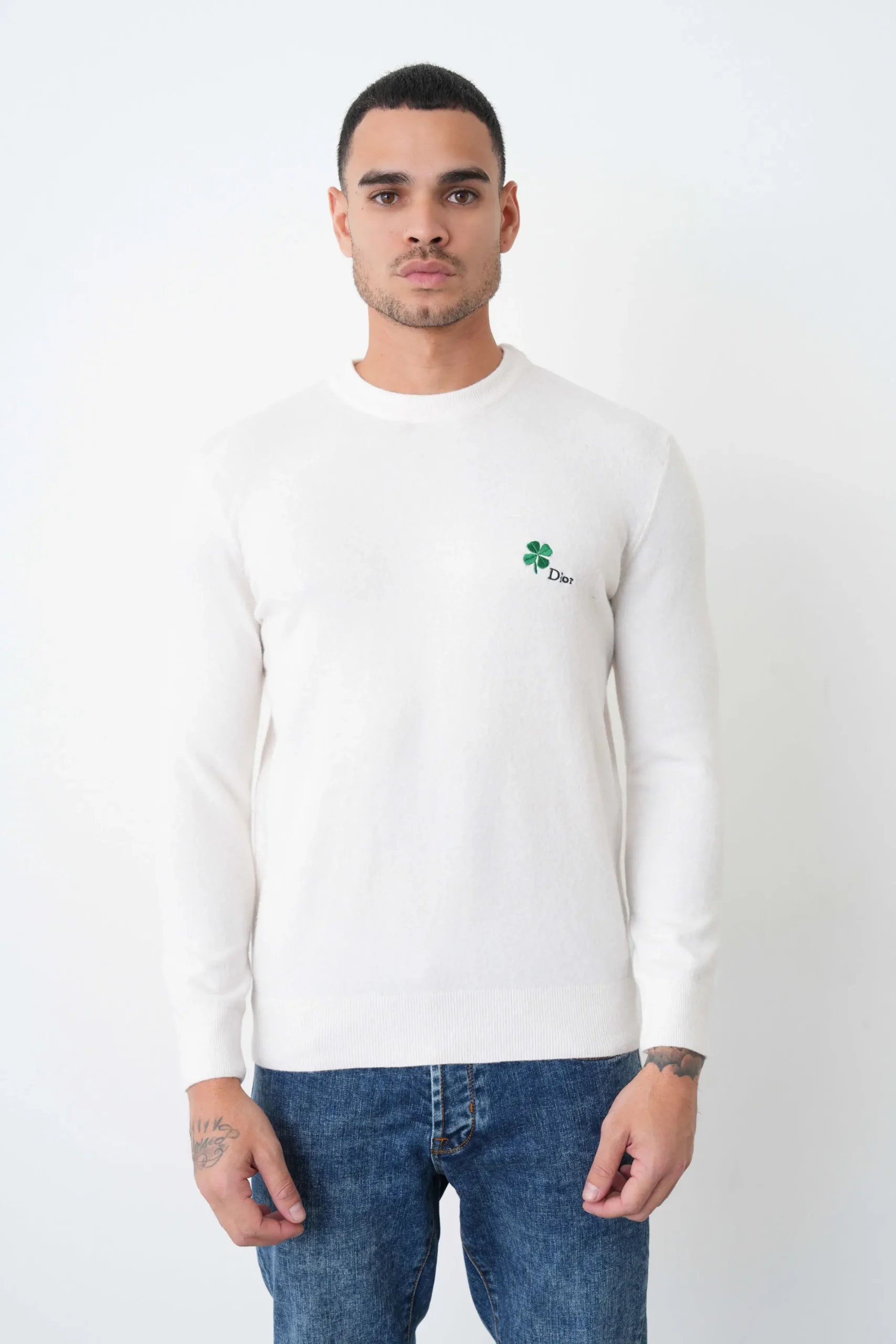studio202606-7390 Christian Dior Cashmere 'Clover' Embroidered Crewneck Trui - Afbeelding 1