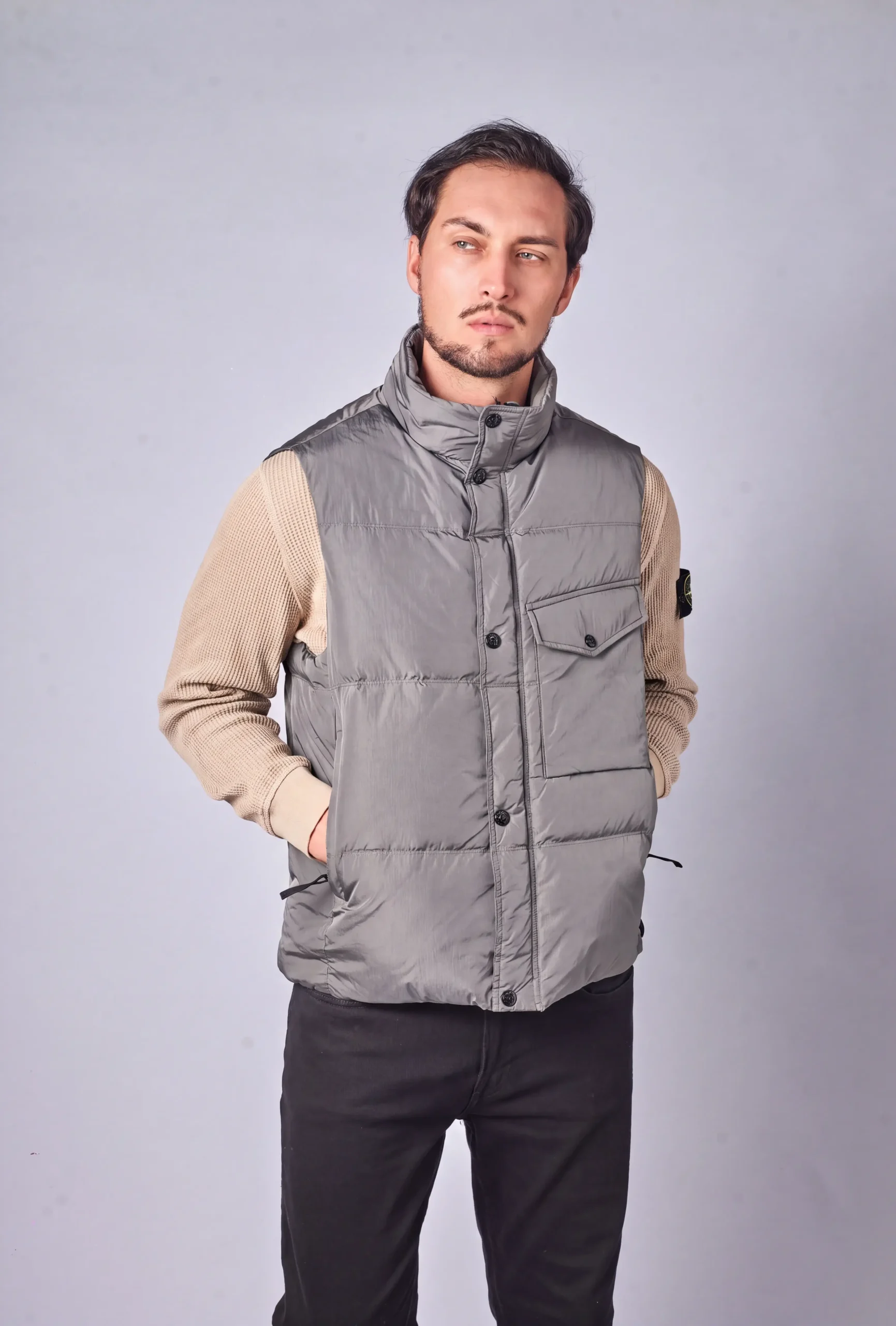 image_de8dabbad6438666f6d58127c2a1b79f Stone Island Bodywarmer — 100% Ganzendons - Afbeelding 1