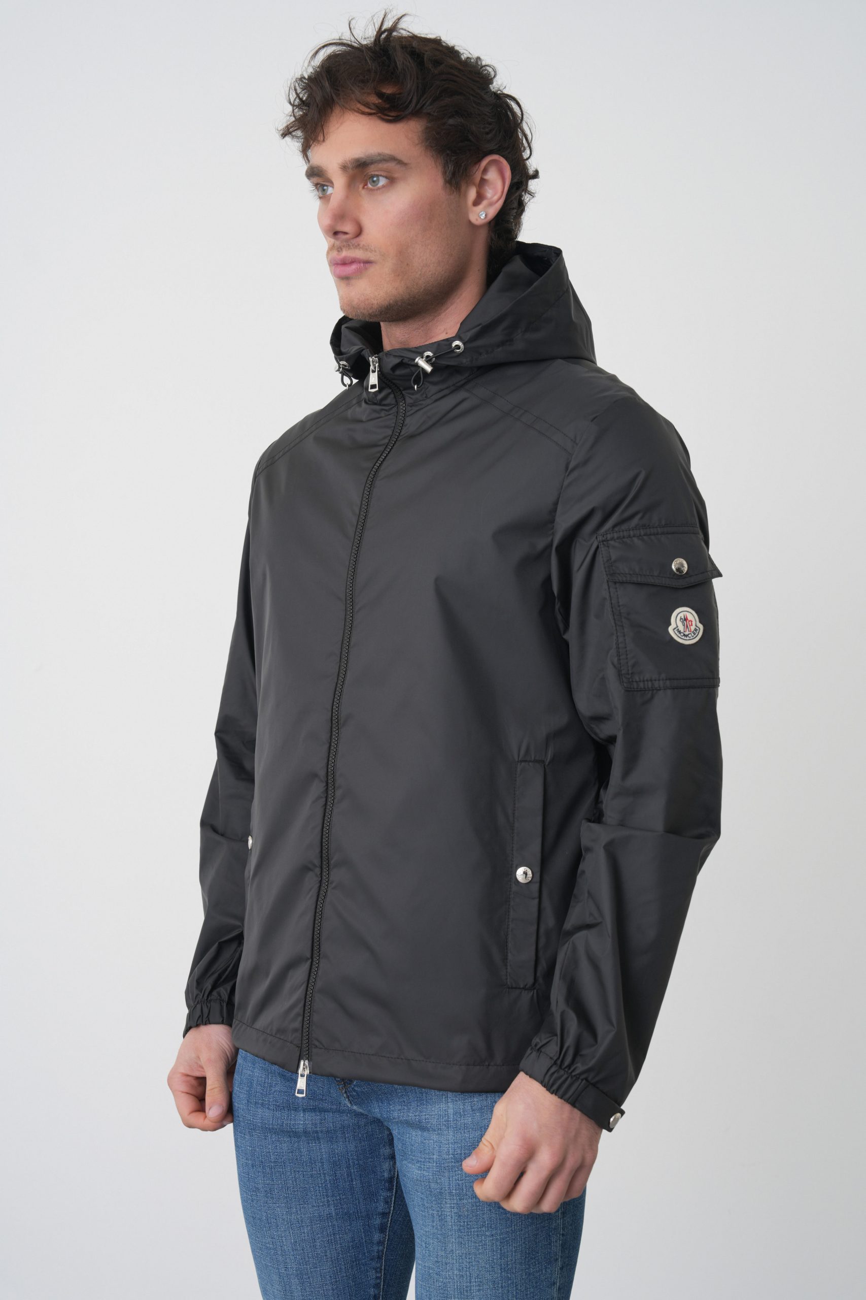 studio2026030077-scaled Moncler 'Etiache' Hooded Windbreaker Zwart - Afbeelding 1